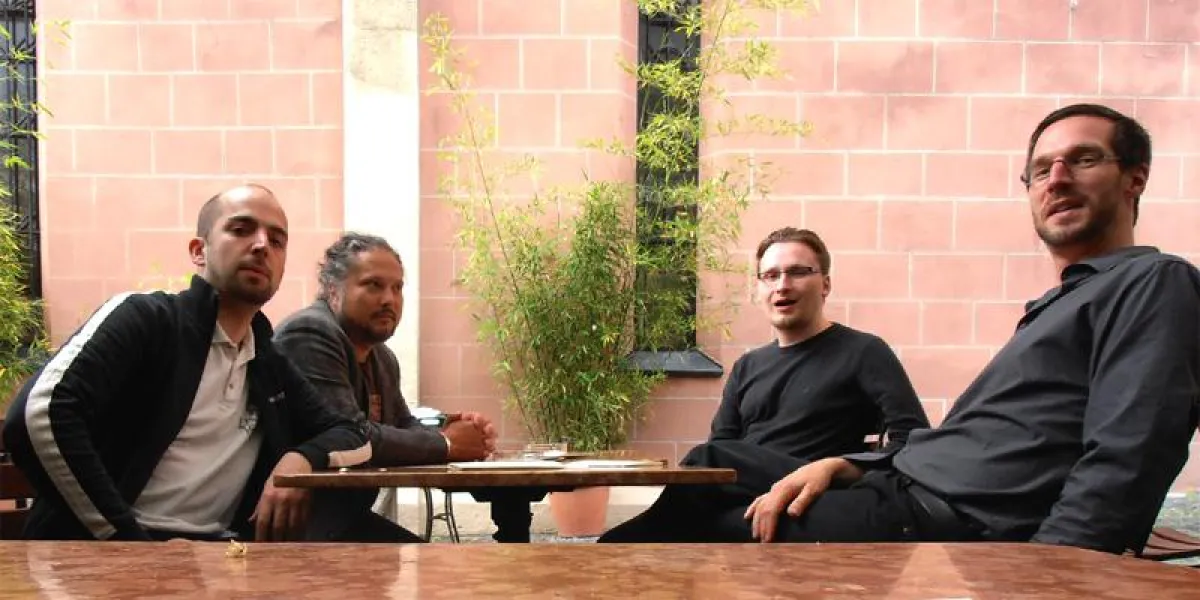 Lichtwolf-Herausgeber Timotheus Schneidegger mit einigen seiner Autoren: Michael Helming, Stefan Rod