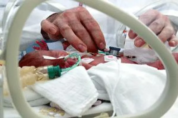 Bild: Krankenhausfinanzierung: Frühchen - ein "Geschäft", das sich lohnen muss?