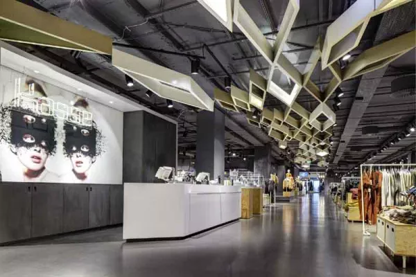 Karstadt eröffnet zweiten K Town Store in Köln Bild: Karstadt eröffnet zweiten K Town Store in Köln