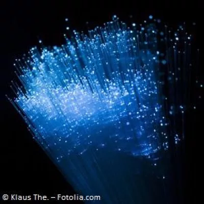 Blitzlicht-Feuerwerk für schöne Haut im neuen Jahr Bild: Blitzlicht-Feuerwerk für schöne Haut im neuen Jahr