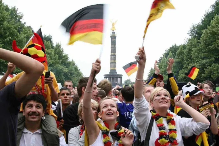 Bild: Fotogalerie Fussball WM eröffnet - Action in Berlin