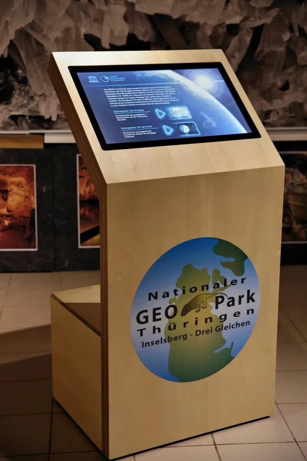 Ahorn-Kioskterminal im GeoInfozentrum Marienglashöhle Friedrichroda (© Geopark Thüringen Inselsberg – Drei Gleichen)