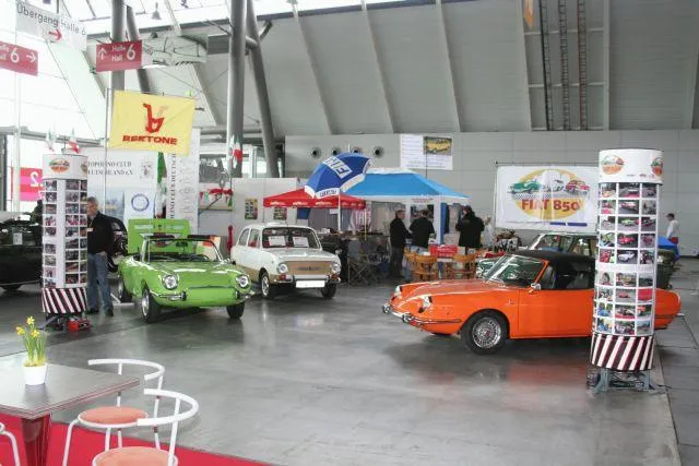 Bild: Großer Zuspruch für den FIAT 850 e.V. auf der Retro Classics 2009 in Stuttgart