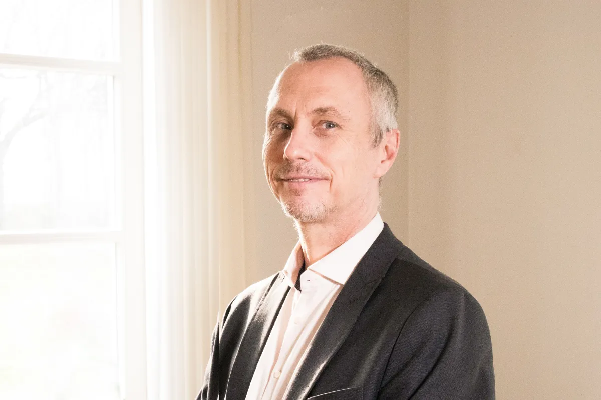 Chefarzt Adrian Erben (© Gezeiten Haus)