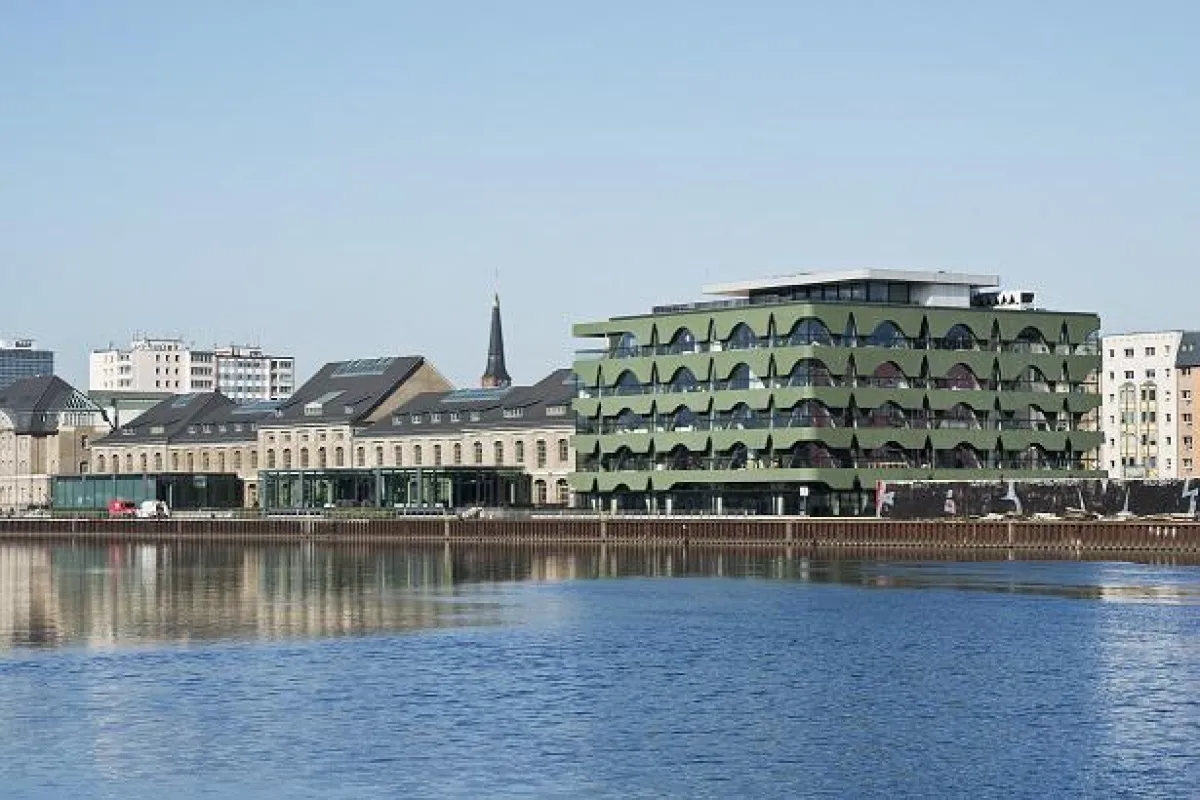 Die beiden Liegenschaften der EB GROUP an der Mediaspree: Das Label LIEBESKIND Berlin bezieht einen