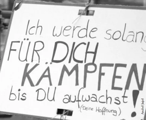 Erste Ausgabe der Occupy Zeitung Deutschland Bild: Erste Ausgabe der Occupy Zeitung Deutschland