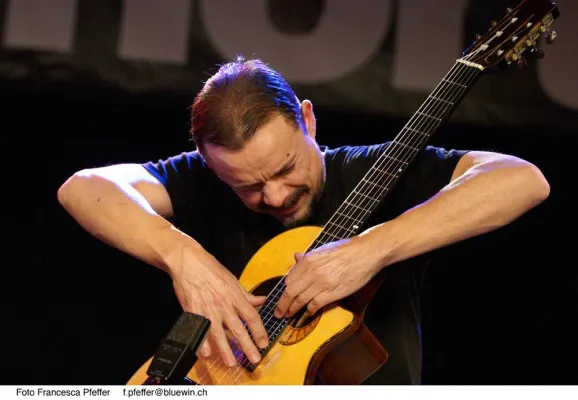 Bild: Konzert mit dem Gitarristen Uwe Kropinski im Herrenhaus Libnnow