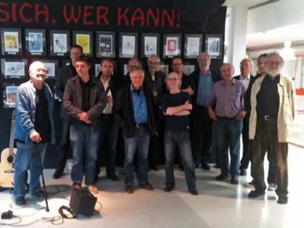 Die Cartoonlobbyisten bei der Ausstellungseröffnung