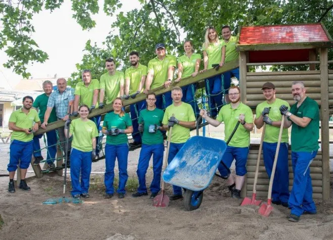 Bild: Spielgeräte strahlen in neuem Glanz