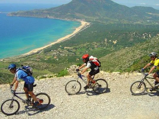 Bild: Radfahren auf Sardinien – Aktiv-Urlaub mit Sardinia Natour