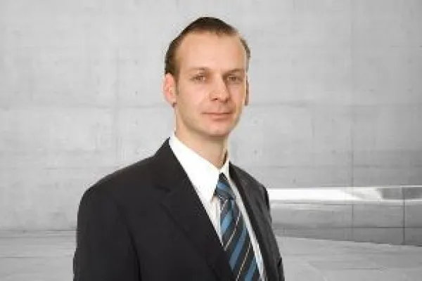 Bild: PROJECT-Geschäftsführung mit Dominik Zapf verstärkt