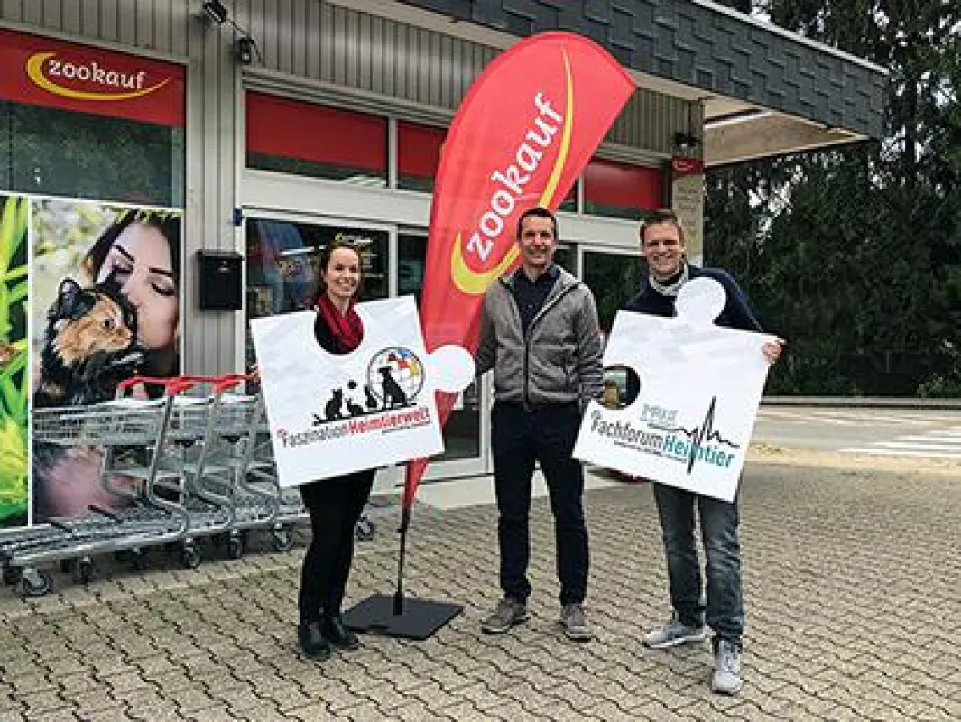 Zooma-Geschäftsführer Axel Sperling (M.) mit Johanna Krapp und Stephan Schlüter (takefive-media).