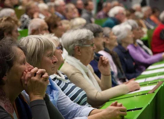 Bild: Professor und Regisseur wagt atemlose philosophische Reise durch alle Genres