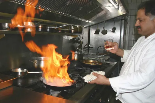 Bild: bvbf: Neue "Rezepte" für den Brandschutz in Hotelküchen, Gaststätten und Imbiss-Betrieben