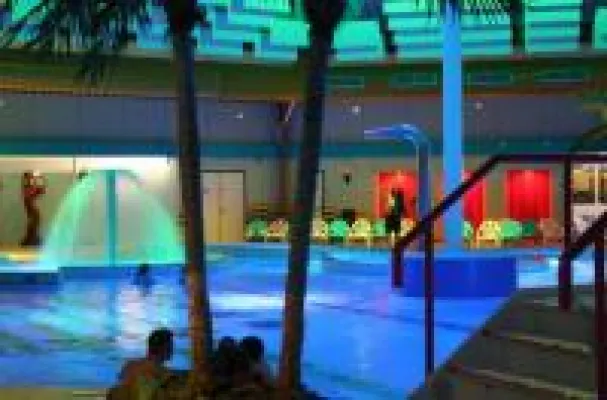 Bild: LED Unterwasserbeleuchtung und Beleuchtung für Schwimmbäder