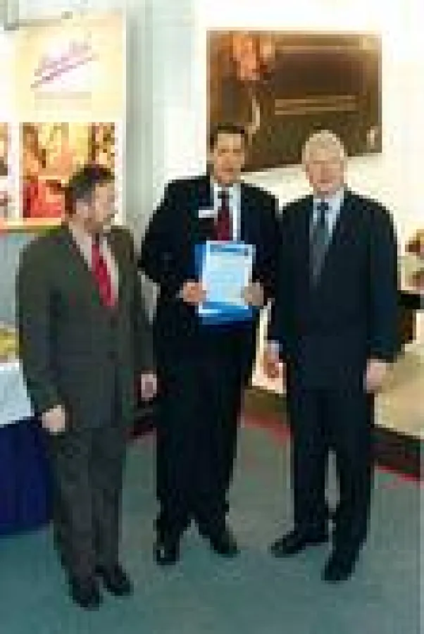 vl. B.Stelzer,GF BEST GmbH, G.Scheinkönig,NVL Erdal-delta, H.Petersen, Vors. BDVT