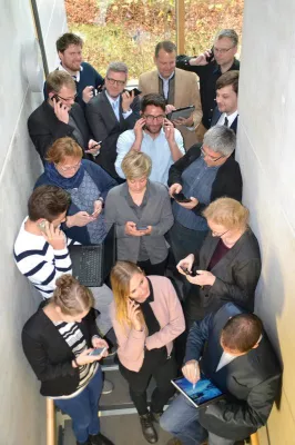 Bild: Wie ungesund ist das Arbeiten mit digitalen Technologien und wie kann man vorbeugen?