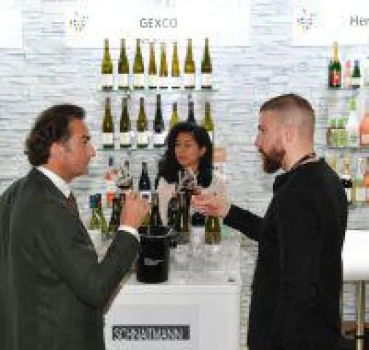 Bild: Weine und Spirituosen aus aller Welt  - die HKTDC Hong Kong International Wine & Spirits Fair