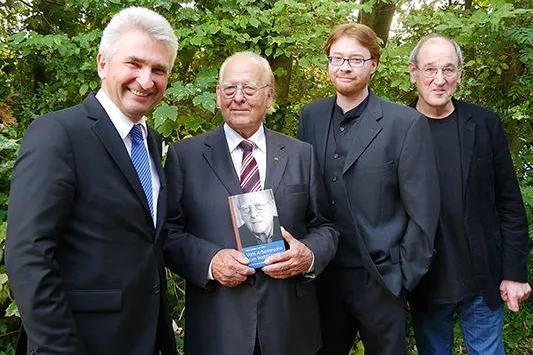 Interviewbuch "Vom Arbeitersohn zum Weltbürger" Bild: Interviewbuch "Vom Arbeitersohn zum Weltbürger"
