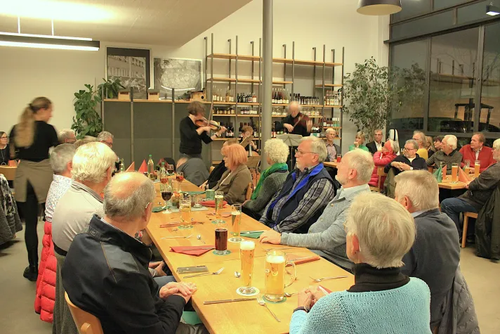 Bild: Der Vorstand rief … und viele, viele kamen