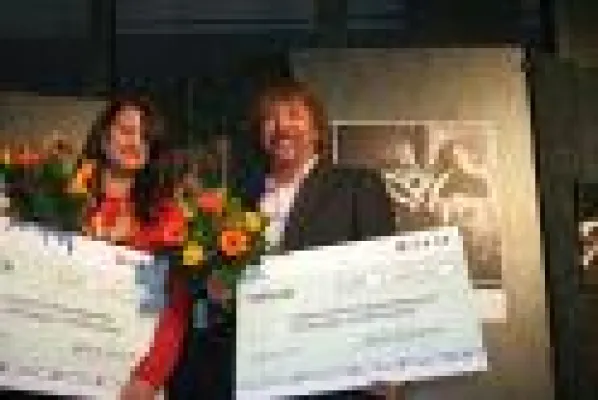 Bild: Fotografinnen aus Berlin und Kronach gewinnen Fotowettbewerb „Schwanger schaf(f)t Leben“