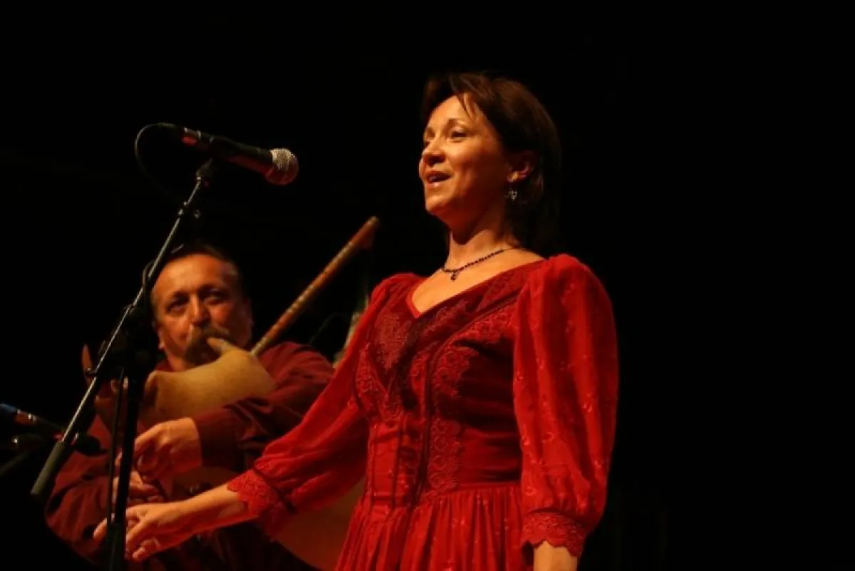 Márta Sebestyén und die Band Düvö begeistern das Publikum in der Kulturbrauerei in Berlin. Foto: ENM