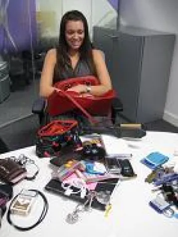 Bild: Der Welpe in der Guccitasche