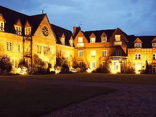 Bild: Abenteuer Englisch-Camp: Sprachferien in England - Exklusive Internatsschule neu im Programm der Carl Duisberg Centren
