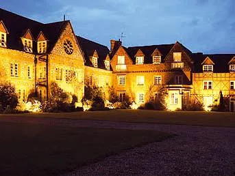 Bild: Abenteuer Englisch-Camp: Sprachferien in England - Exklusive Internatsschule neu im Programm der Carl Duisberg Centren
