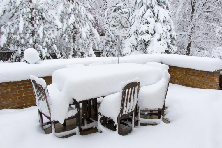 Bild: Schützen Sie Ihren Garten und Ihre Gartenstühle vor dem Winter