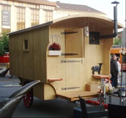 Bild: Romantik pur - Schäferstündchen mit Picknickkorb