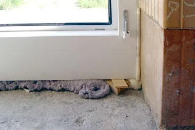 Bild: Teurer Pfusch am Fenster - Beim Fenstereinbau lauern große Gefahren.
