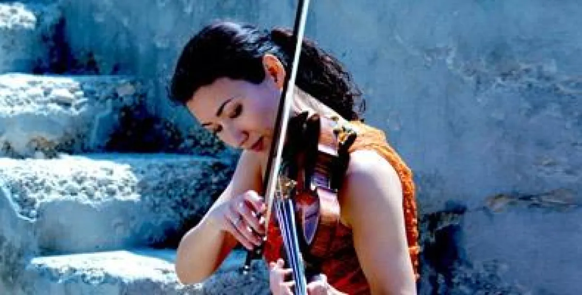 Susanna Yoko Henkel und die Stradivarius Violine