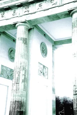 Bild: „Weißes Licht für Berlin + more“ im Stadthaus I Fotoausstellung zu Berlin und Osnabrück eröffnet