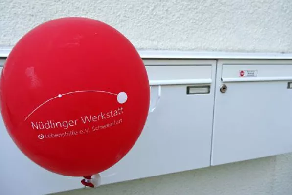 Bild: Luftballonmailing in Bad Kissingen erfolgreich für die Lebenshilfe Nüdlingen zugestellt