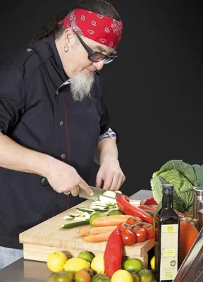 Sternekoch Stefan Marquard präsentiert eigenen Onlineshop und Kochkunst beim Afterbuy BBQ Bild: Sternekoch Stefan Marquard präsentiert eigenen Onlineshop und Kochkunst beim Afterbuy BBQ