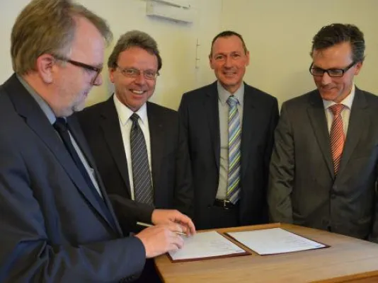 Stiftung Liebenau schließt Bildungspartnerschaft mit Montfort-Gymnasium Bild: Stiftung Liebenau schließt Bildungspartnerschaft mit Montfort-Gymnasium