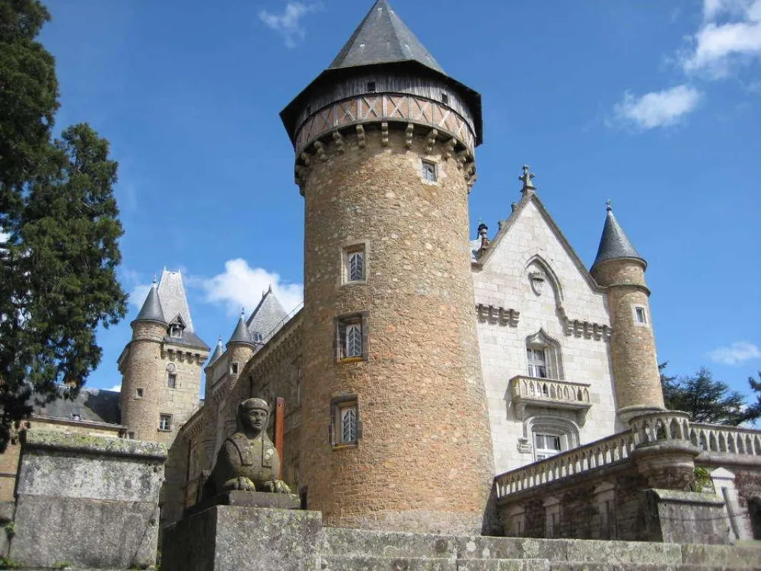 Chateau de Busset