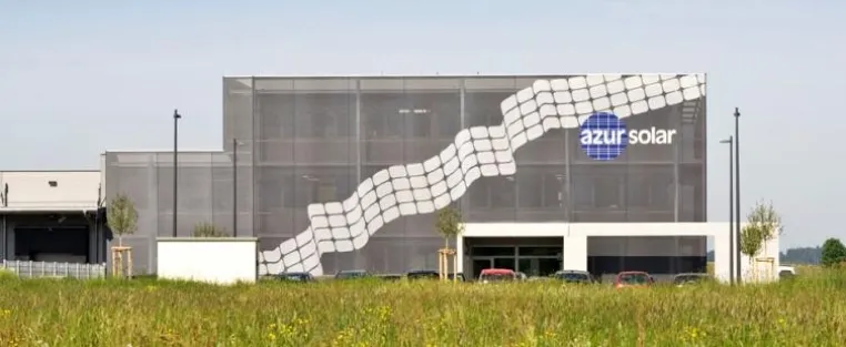 Bild: AZUR Solar stellt auf der Intersolar 2011 die Weichen in Richtung Eigenstrom-Nutzung