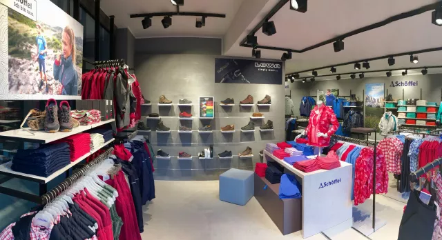 Bild: Schöffel-LOWA eröffnet neuen Store in Südtiroler Urlaubsort Schenna