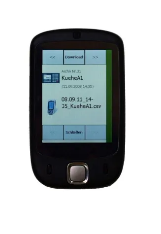 Mit dem Handy Kühe füttern... Bild: Mit dem Handy Kühe füttern...