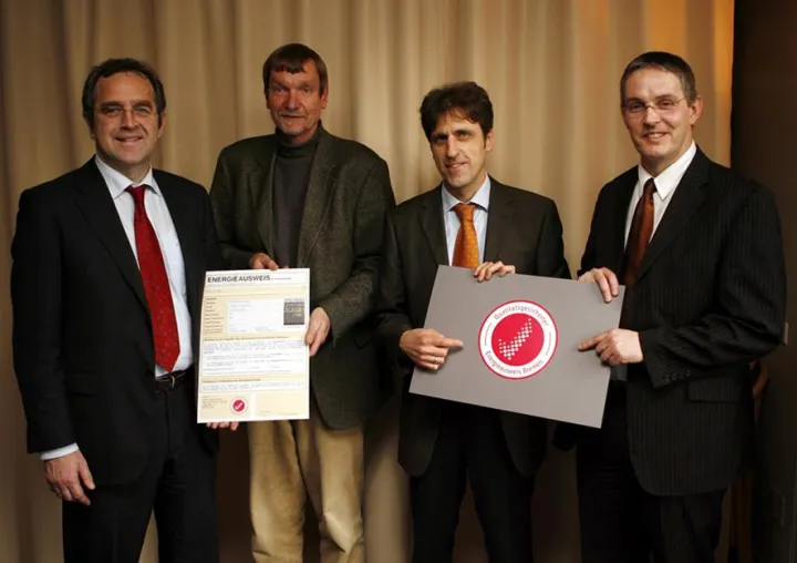 Energieausweis Bremen: einfach mehr Wert - Breites Bündnis startet Kampagne für Qualitätsausweis Bild: Energieausweis Bremen: einfach mehr Wert - Breites Bündnis startet Kampagne für Qualitätsausweis