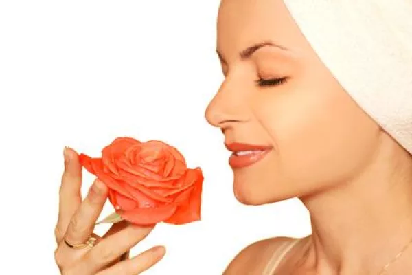 Bild: Anti Aging Lifting ohne Messer - Optimale Glättung der Hautoberfläche durch eine Biomaske.