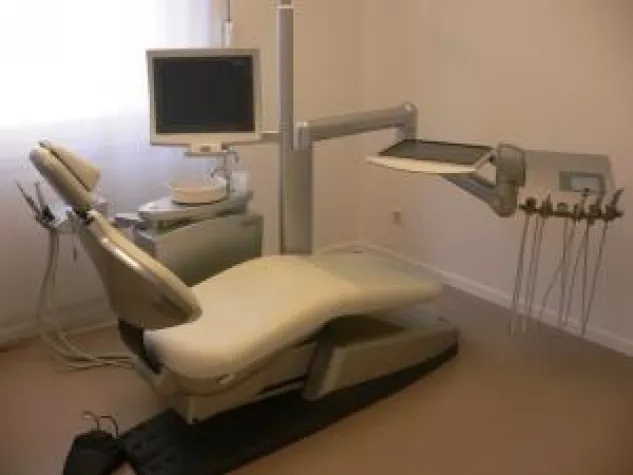 Zahn-Implantate – Zahnarzt in Köln plant Kronen und Brücken virtuell Bild: Zahn-Implantate – Zahnarzt in Köln plant Kronen und Brücken virtuell