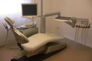 Bild: Zahn-Implantate – Zahnarzt in Köln plant Kronen und Brücken virtuell