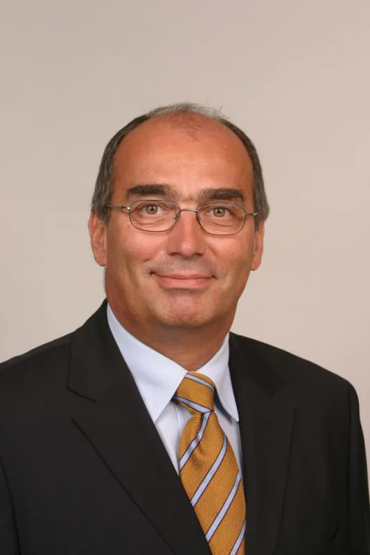 Bernd H. Flickinger wechselt aus dem Vorstand von DHL Global Customer Solutions zu Camelot IDPro.
