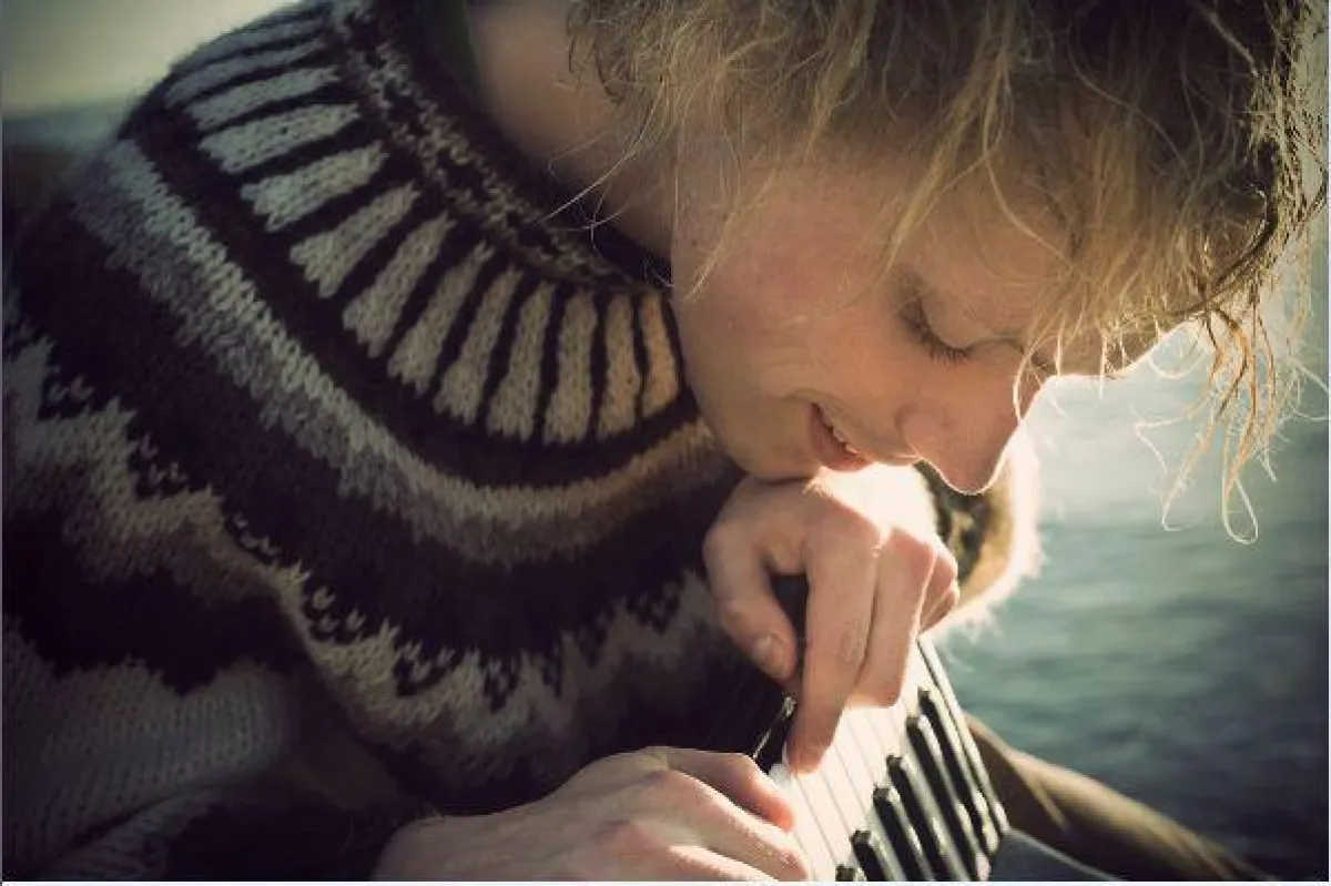 Moddi - Photo by Hilde Mesics