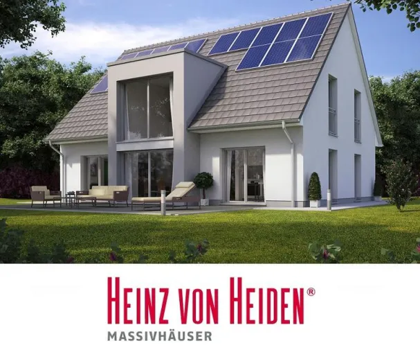 Bild: Heinz von Heiden präsentiert Eigenheim mit nachhaltiger Spitzentechnologie