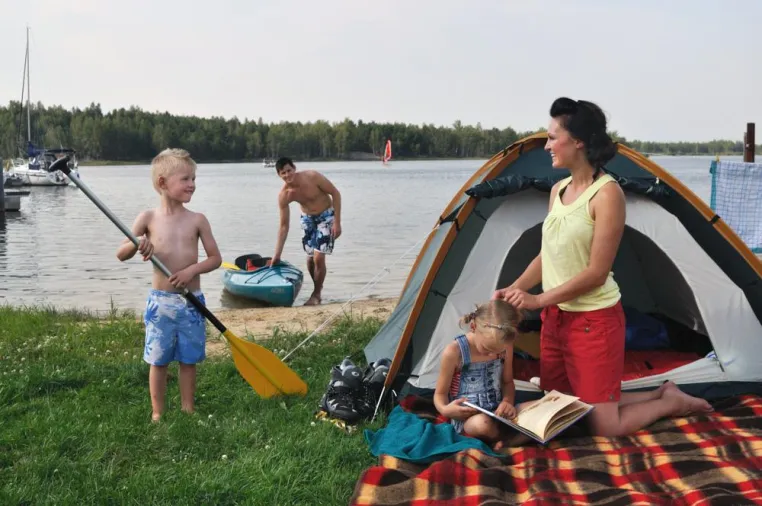 Lausitzer Seenland: Mit Boot und Zelt zu neuen Ufern Bild: Lausitzer Seenland: Mit Boot und Zelt zu neuen Ufern