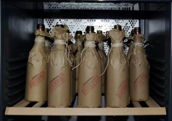 Bild: Spätburgunder Blindverkostung in der fränkischen Flaschenpost